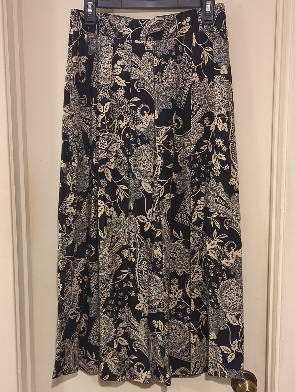 Vintage Norton McNaughton Black Maxi Skirt with Cream Paisley Print